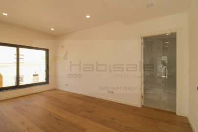 Moradia T4 para Venda em Loures