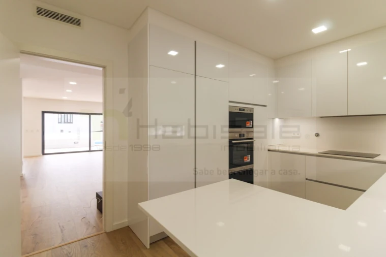 Moradia T4 para Venda em Loures Foto 17