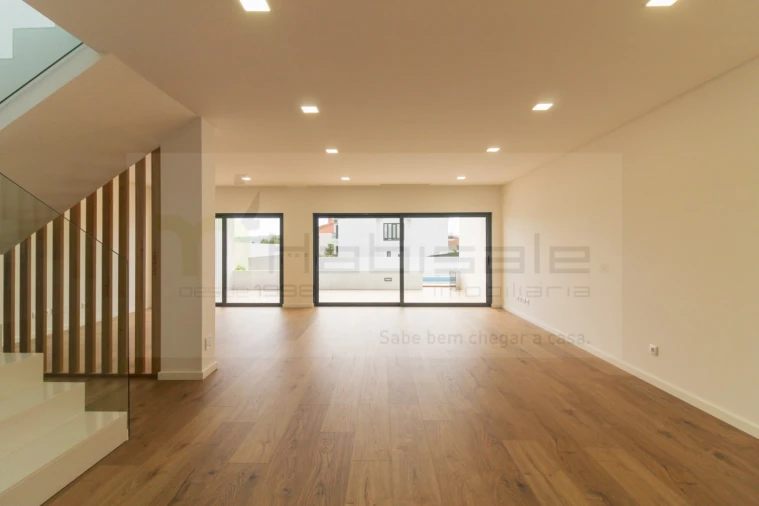 Moradia T4 para Venda em Loures Foto 22