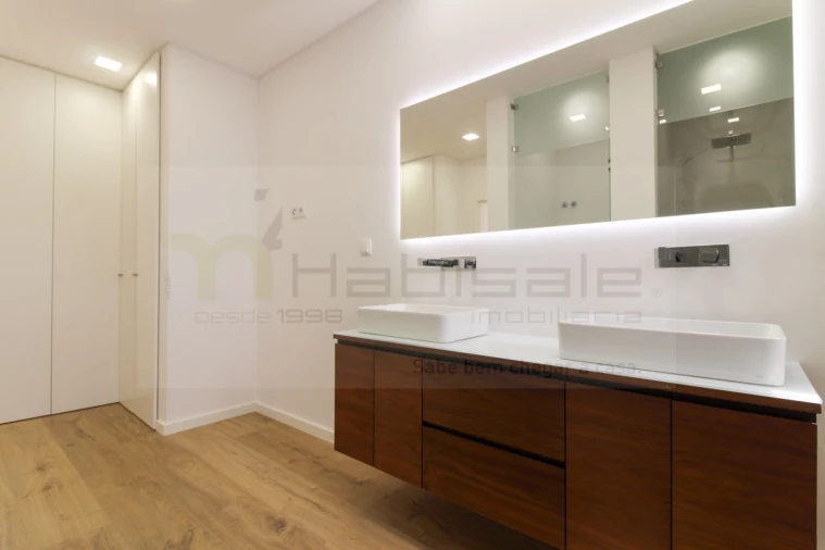 Moradia T4 para Venda em Loures Foto 38