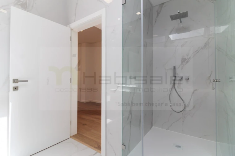 Moradia T4 para Venda em Loures Foto 44