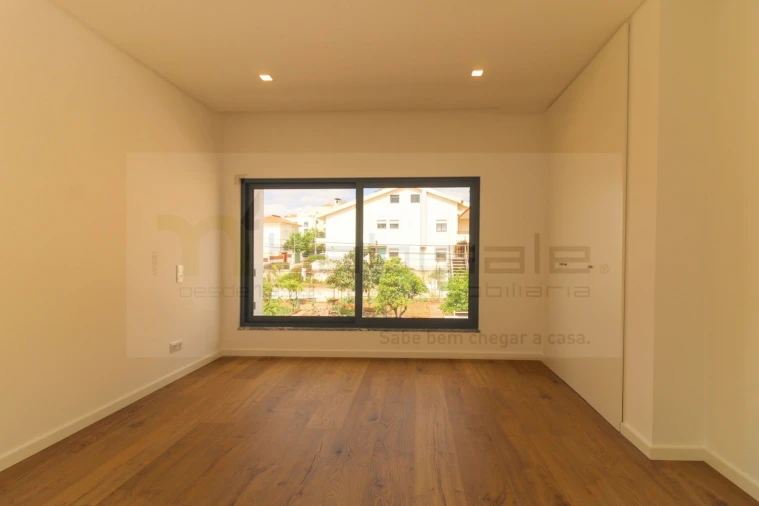 Moradia T4 para Venda em Loures Foto 45