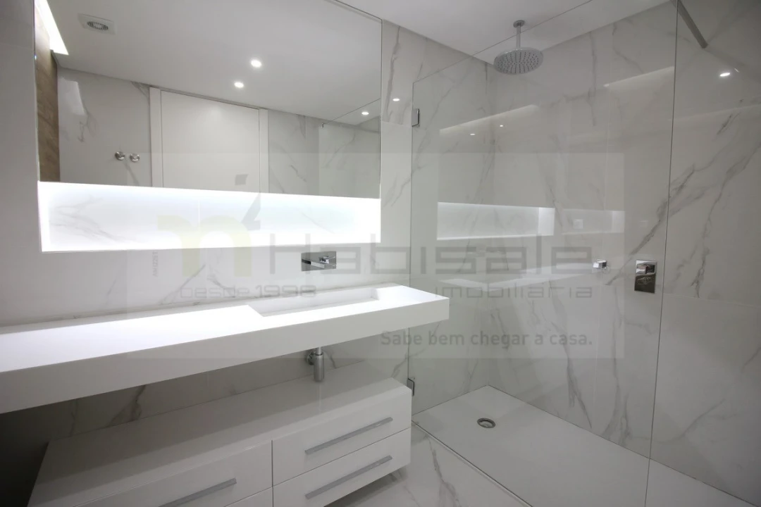 Apartamento T3 para Venda em Carcavelos e Parede Foto 18