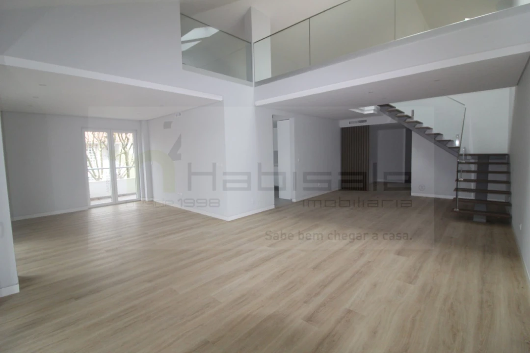 Apartamento T3 para Venda em Carcavelos e Parede Foto 8