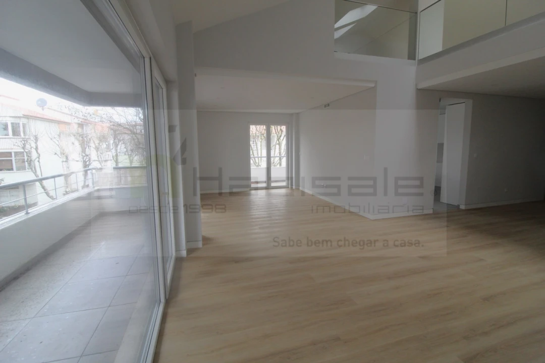 Apartamento T3 para Venda em Carcavelos e Parede Foto 3