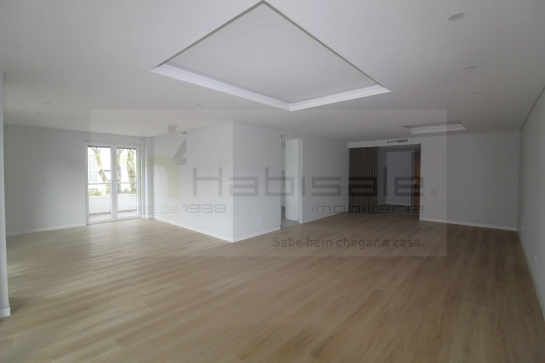 Apartamento T3 para Venda em Carcavelos e Parede Foto 20