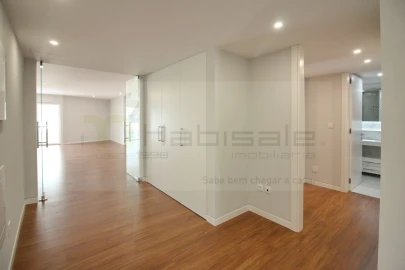 Apartamento T3 para Venda em Carcavelos e Parede