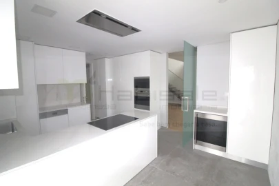 Apartamento T3 para Venda em Carcavelos e Parede