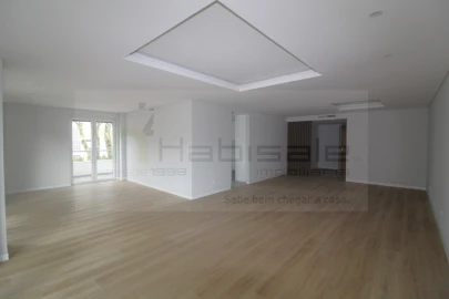 Apartamento T3 para Venda em Carcavelos e Parede