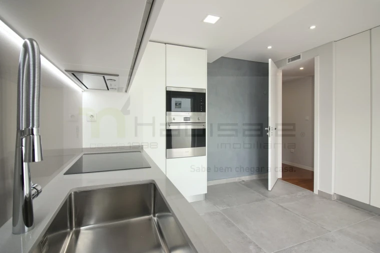 Apartamento T3 para Venda em Carcavelos e Parede Foto 9