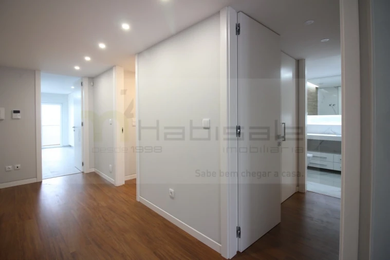 Apartamento T3 para Venda em Carcavelos e Parede Foto 14