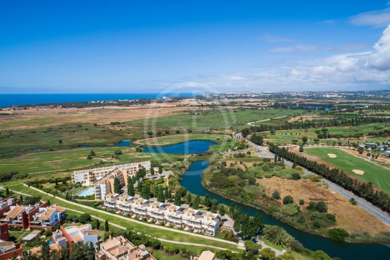 Apartamento T2 para Venda em Quarteira Foto 6