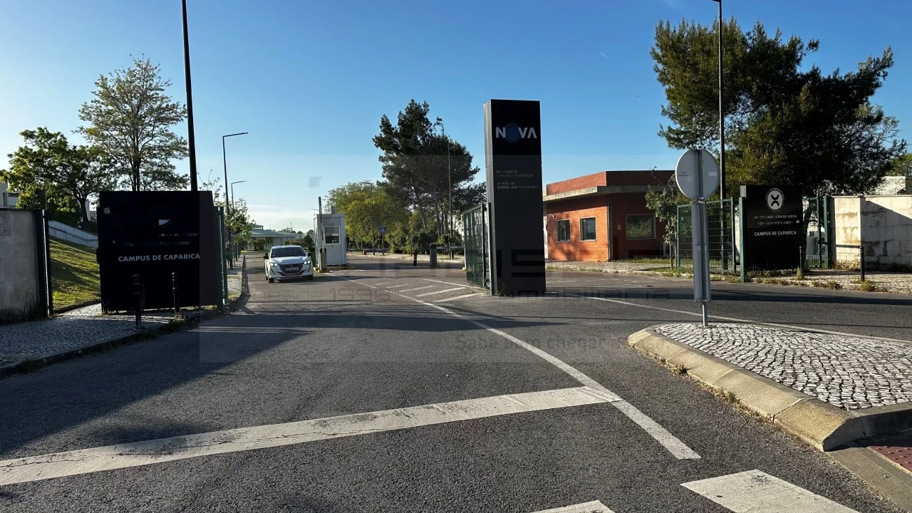 Moradia T4 para Venda em Caparica e Trafaria Foto 3