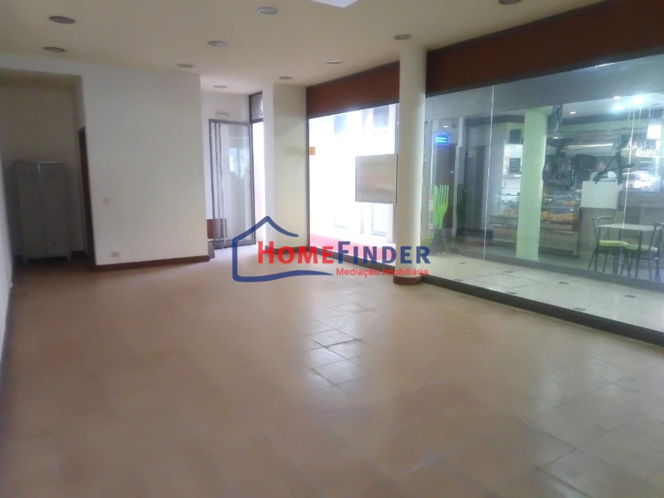 Loja para Venda em Braga (São José de São Lázaro e São João do Souto) Foto 2