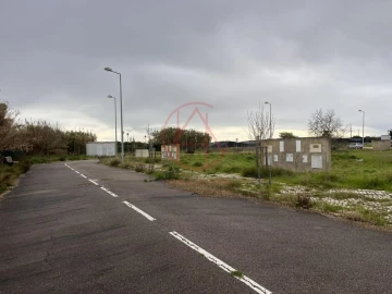 Terreno para Venda em Sarilhos Grandes