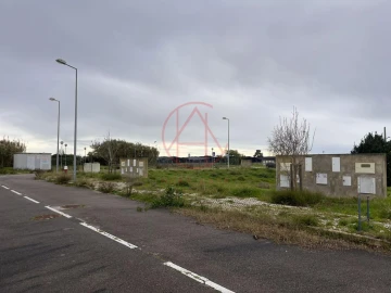 Terreno para Venda em Sarilhos Grandes