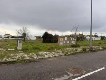 Terreno para Venda em Sarilhos Grandes