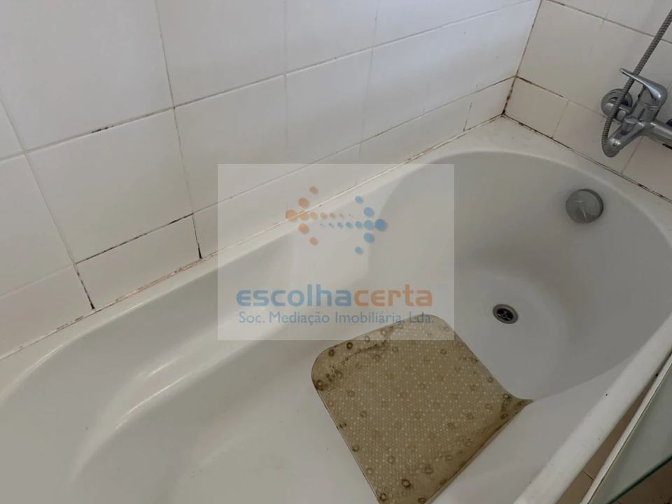 Apartamento T0 para Venda em Quinta do Anjo Foto 8