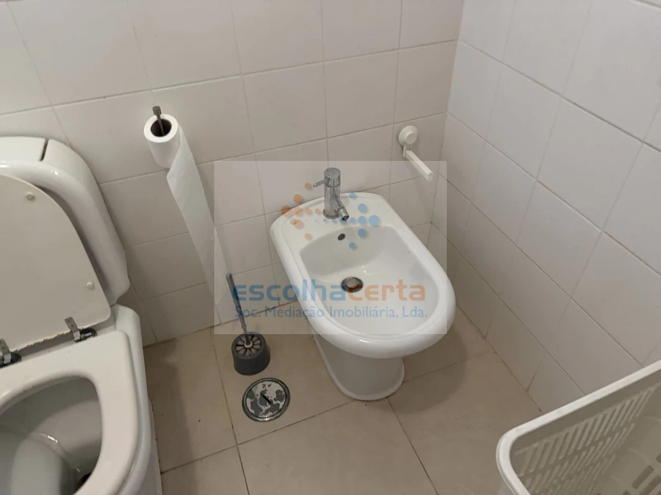 Apartamento T0 para Venda em Quinta do Anjo Foto 9