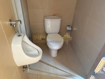 Loja para Arrendamento em Coronado (São Romão e São Mamede)