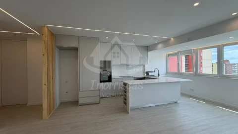 Apartamento T3 para Venda em Olivais