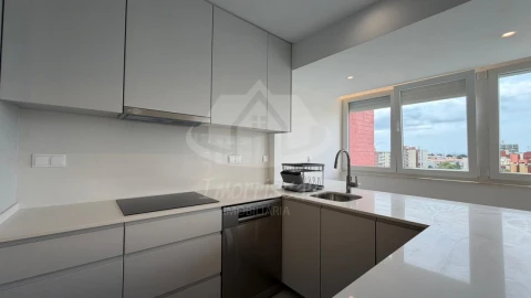 Apartamento T3 para Venda em Olivais