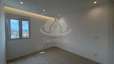 Apartamento T3 para Venda em Olivais