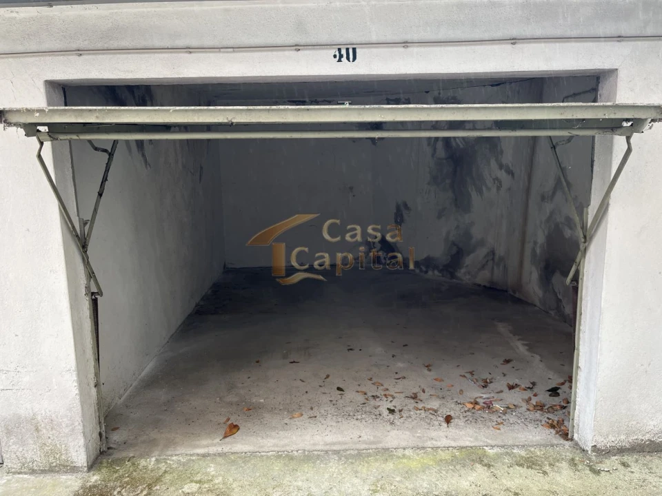 Garagem para Arrendamento em Nossa Senhora da Conceição, São Pedro e São Dinis Foto 2