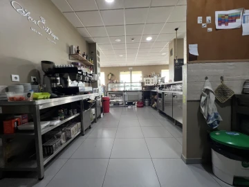 Loja para Trespasse em Recezinhos (São Mamede)