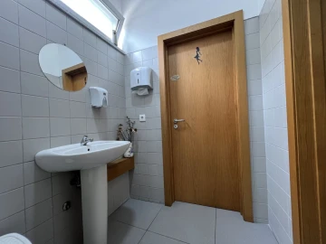 Loja para Trespasse em Recezinhos (São Mamede)