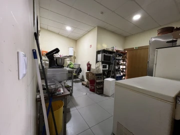 Loja para Trespasse em Recezinhos (São Mamede)