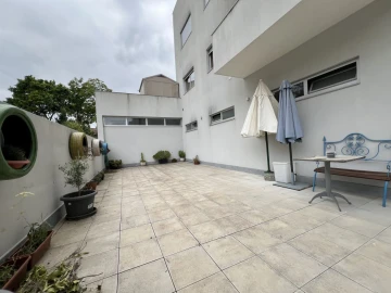 Loja para Trespasse em Recezinhos (São Mamede)