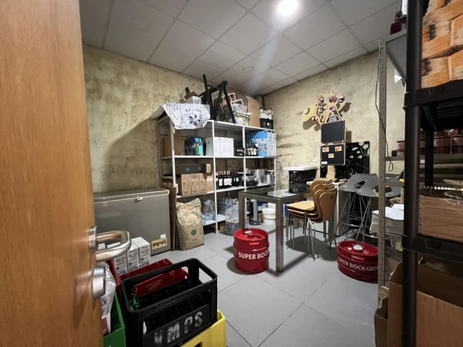 Loja para Trespasse em Recezinhos (São Mamede) Foto 22