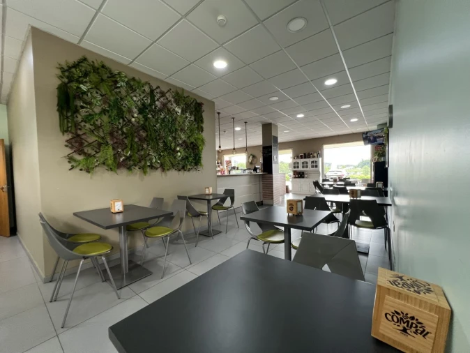 Loja para Trespasse em Recezinhos (São Mamede) Foto 5