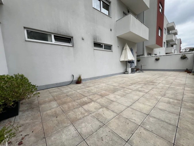 Loja para Trespasse em Recezinhos (São Mamede) Foto 3