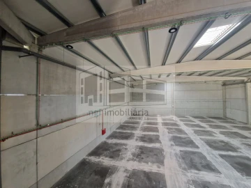 Loja para Arrendamento em Santo Antão e São Julião do Tojal
