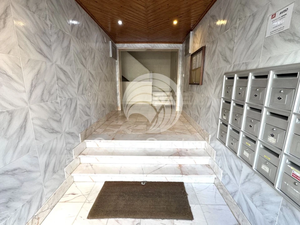 Apartamento T2 para Venda em Queluz e Belas Foto 3