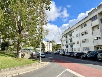 Apartamento T2 para Venda em Queluz e Belas