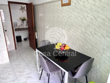 Apartamento T2 para Venda em Queluz e Belas