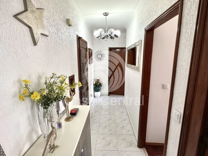 Apartamento T2 para Venda em Queluz e Belas Foto 27