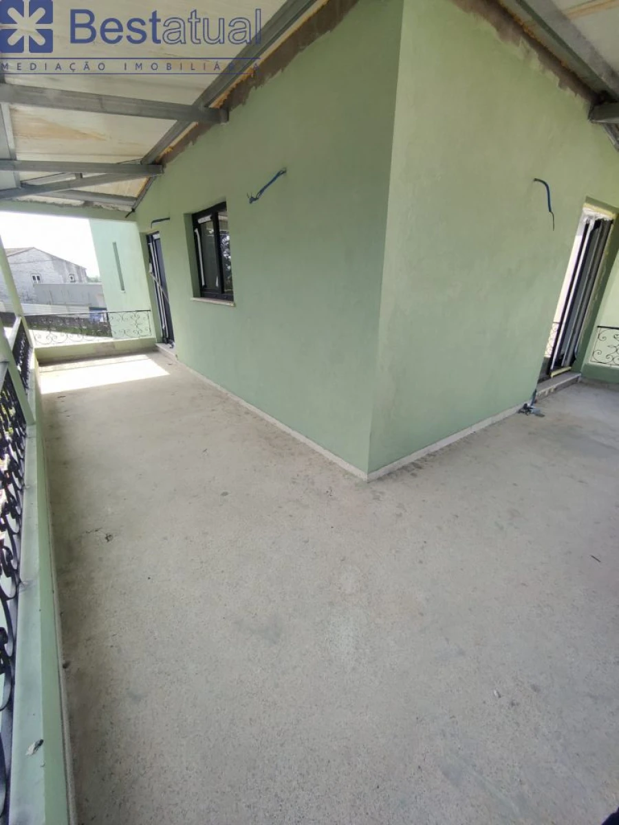 Moradia T3 para Venda em Landim Foto 18