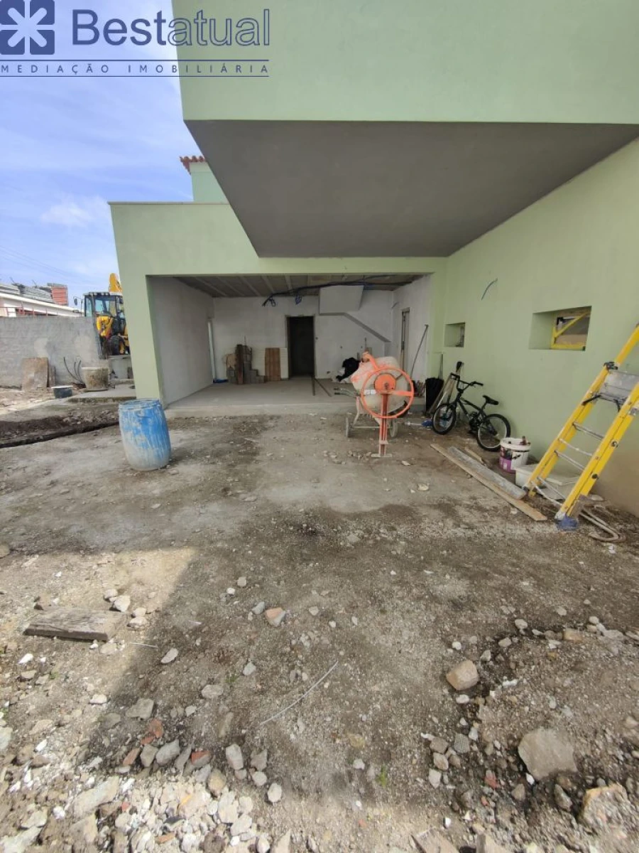 Moradia T3 para Venda em Landim Foto 18