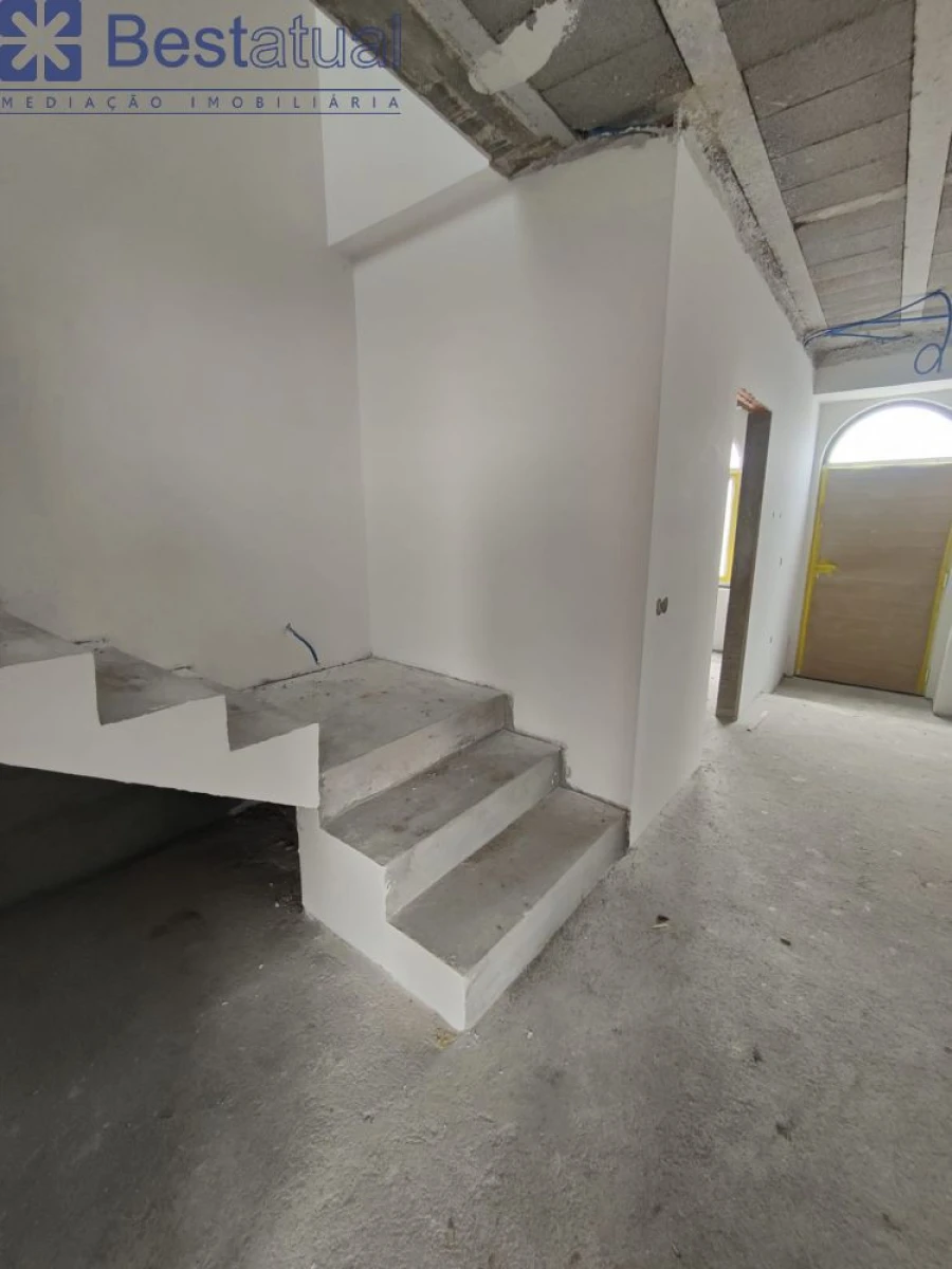 Moradia T3 para Venda em Landim Foto 32