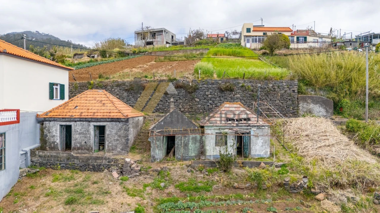 Moradia T1 para Venda em Ponta do Sol Foto 1