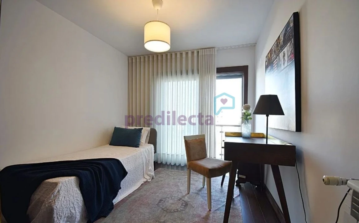 Apartamento T4 para Venda em Paranhos Foto 4