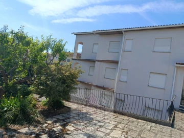 Moradia T10 para Venda em Oliveira do Hospital e São Paio de Gramaços