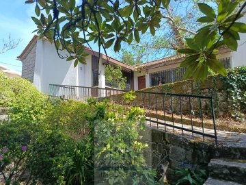 Moradia T10 para Venda em Oliveira do Hospital e São Paio de Gramaços