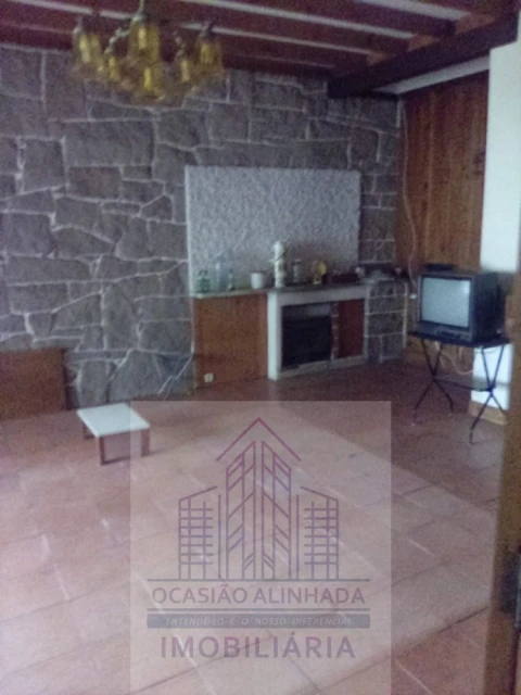 Moradia T10 para Venda em Oliveira do Hospital e São Paio de Gramaços
