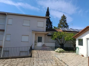 Moradia T10 para Venda em Oliveira do Hospital e São Paio de Gramaços