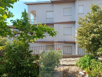 Moradia T10 para Venda em Oliveira do Hospital e São Paio de Gramaços